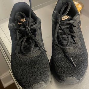 Black Nike